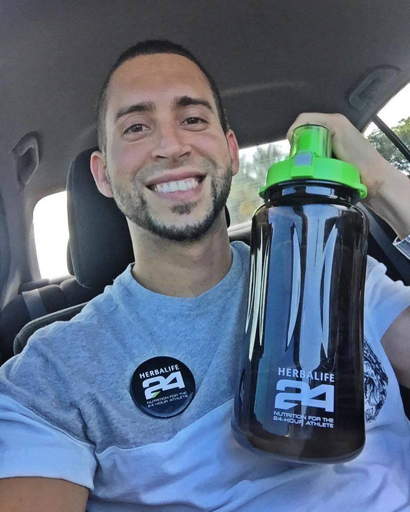 ejoel_fit's tweet photo. Don't forget to stay hydrated 💦 #DrinkMoreWater https://t.co/McVAvrInwz https://t.co/WkCKTLQnI2