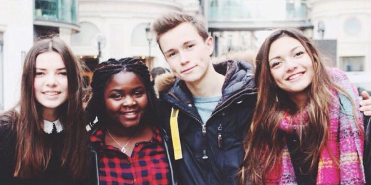Tinkabebeauty1's tweet photo. S O U V E N I R @ClaraChannel_ ❤️ https://t.co/IHE7FqEAID