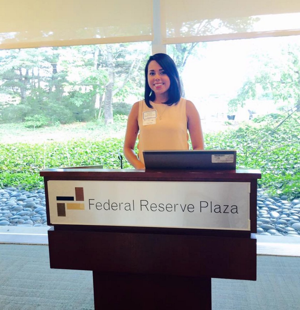iMediaExposure's tweet photo. Speaking about Personal Branding in partnership w/ Boston Chamber of Commerce and The Fed Reserve #internbuzz16 https://t.co/Sf5HjWNOON