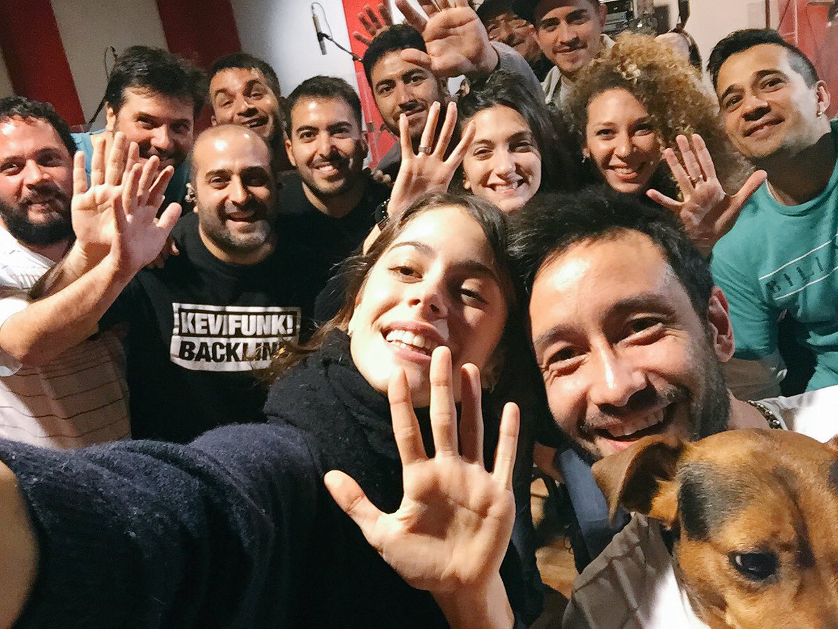 Q Grosa SOS!! Honor d tener #TuMano este domingo en el #LunaPark <a href="/TiniStoessel/">tini</a> ❤️