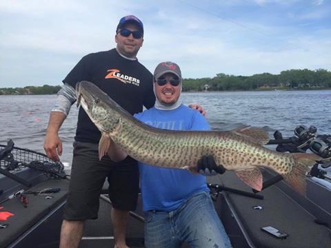 Epicguideservce's tweet photo. Happy client! @gblackey #Wisconsin #rangerboats #fish #fishingguide #whatgetsyououtdoors #yamahaoutboards #Musky https://t.co/talctdddP6
