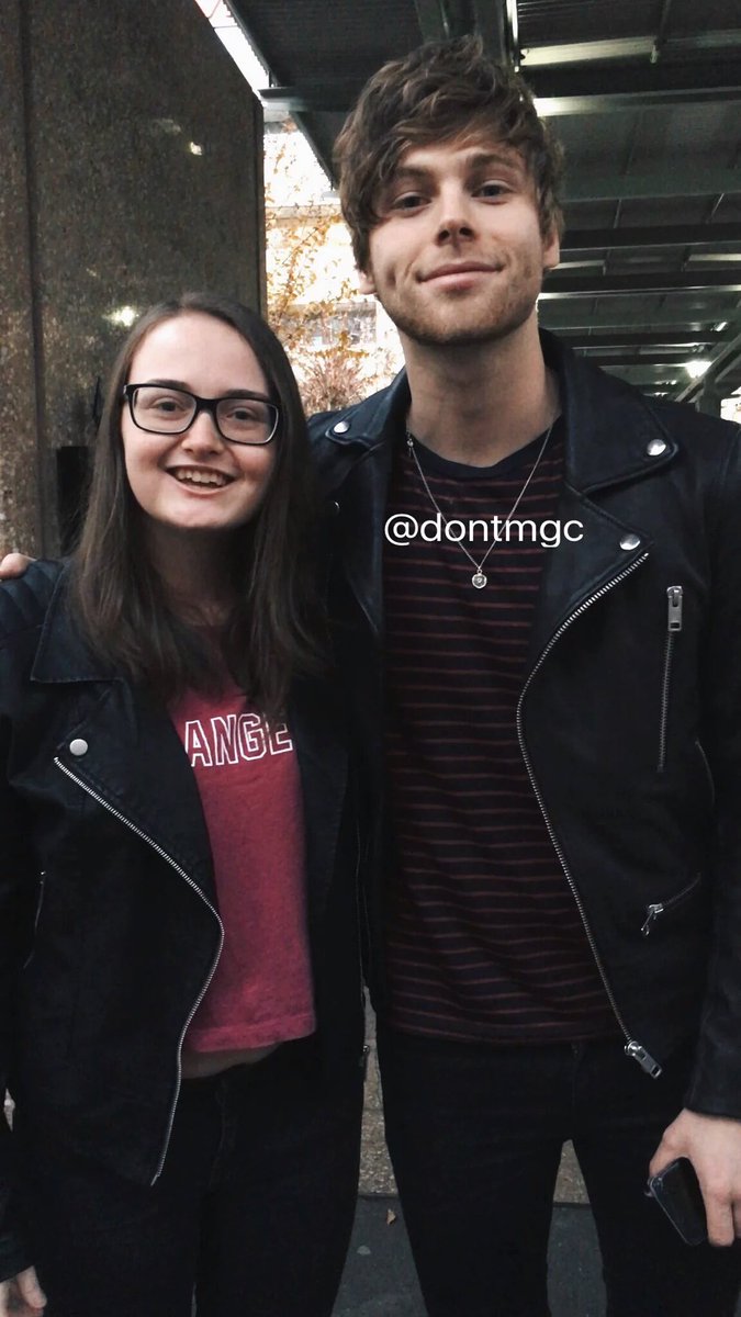5SOSGlobal247's tweet photo. Luke and Michael with @dontmgc today https://t.co/iRIJoFQYzs