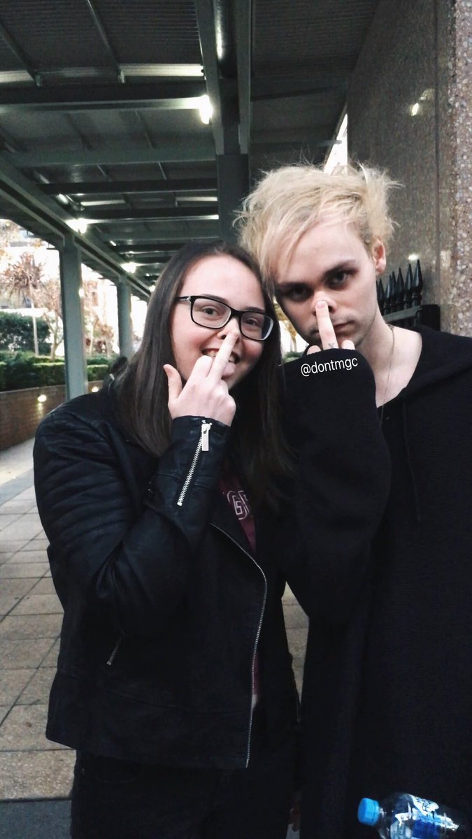 5SOSGlobal247's tweet photo. Luke and Michael with @dontmgc today https://t.co/iRIJoFQYzs