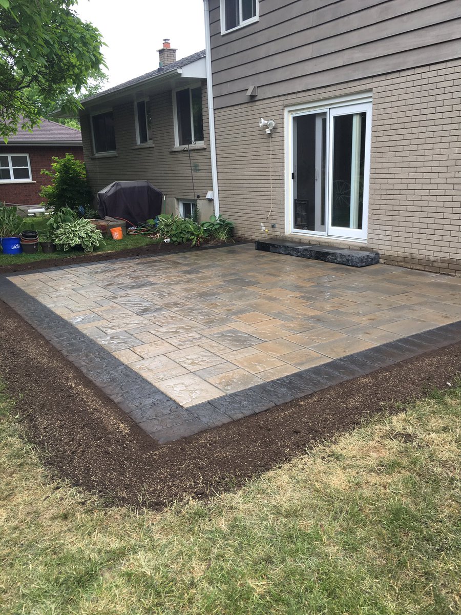 Just got  another <a href="/techobloc/">Techo-Bloc</a> patio done today #blu60 #champlaingrey #blackonyx border