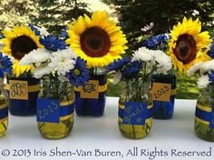 SandysFlowers's tweet photo. Do you have a graduation party this summer? We can help!! A little or a lot flowers always make a statement. https://t.co/ju9rpBrcJp