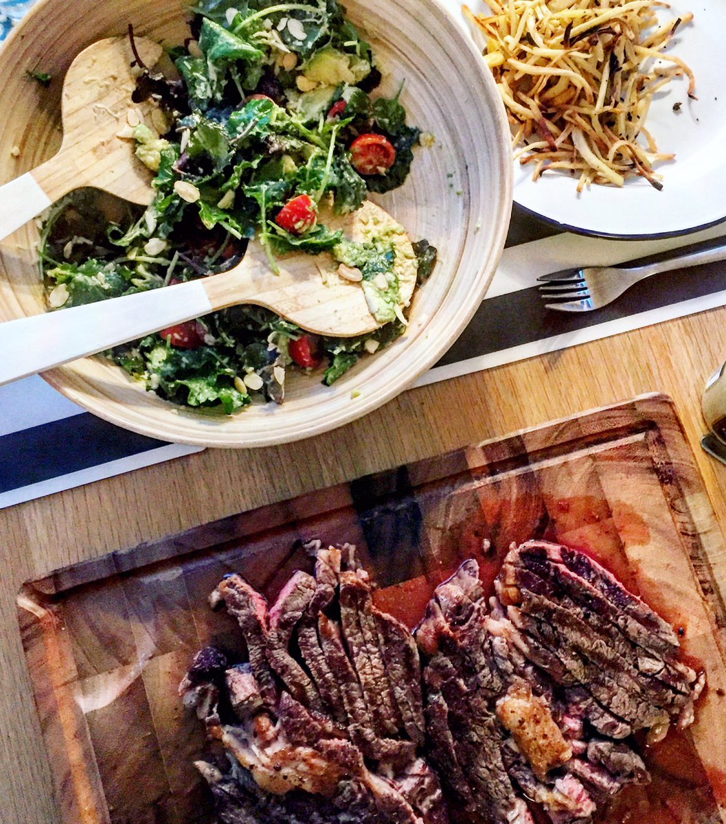 Dutchess_Roz's tweet photo. Steak night πͺ Γ la @madeleine_shaw_ with the most delicious parsnip fries! #newobsession #foodies #flatdinner #steak https://t.co/YsDOgCdrot