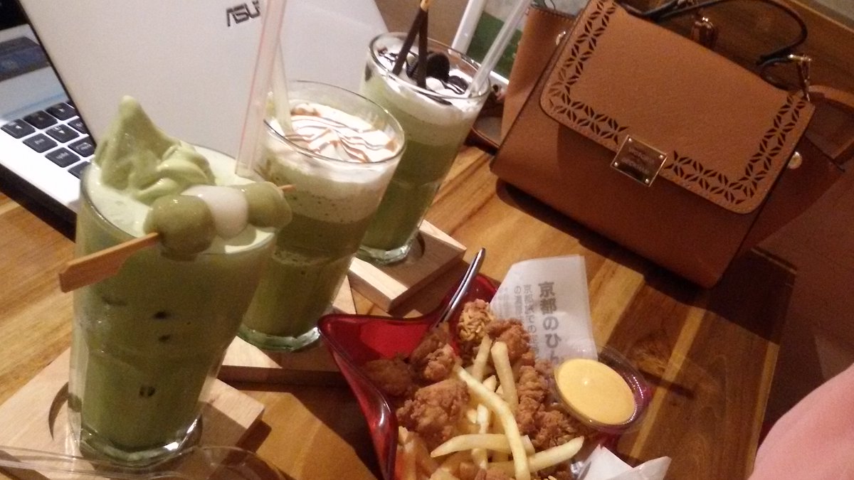 ulanddarii's tweet photo. food is everything :D https://t.co/TpFb5gKr0f