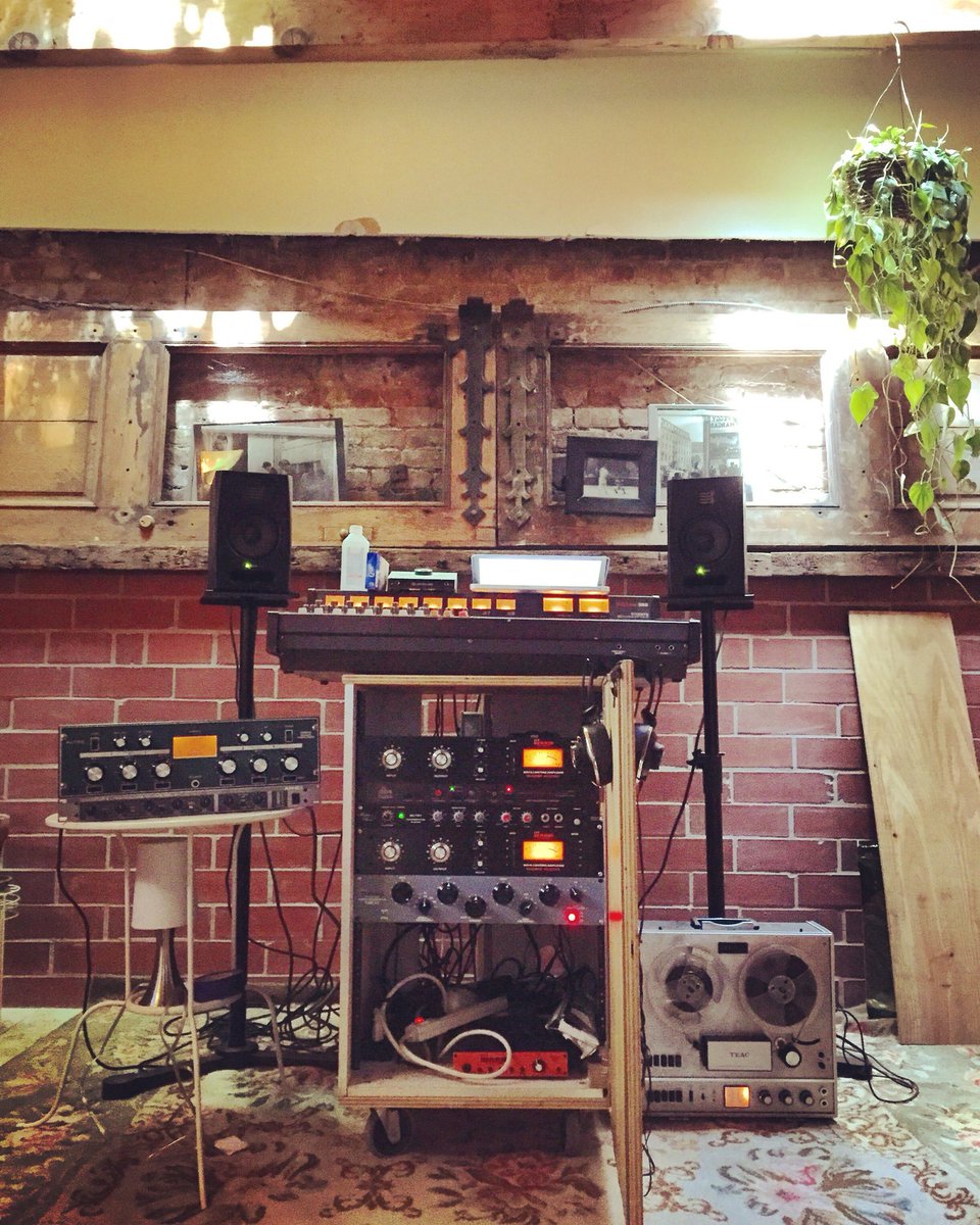 dalarecords's tweet photo. Day 2 mixing the new @john_fatum record #dalarecords #johnfatum #comingsoon #qtips https://t.co/wk3fCCHCwW