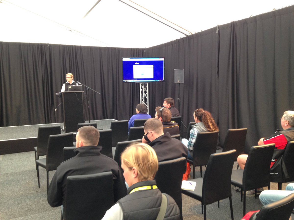 Farmers learning about MINDA LIVE. Win a Surface Pro by attending <a href="/FieldaysNZ/">Fieldays</a> lic.co.nz/lic_MINDA_Live…?