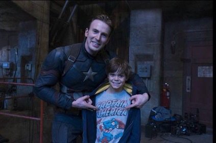 StevieGRogers_'s tweet photo. "Steve makes friends everywhere he goes." #AvengersInsta #BySam https://t.co/k8VmHdFC8r