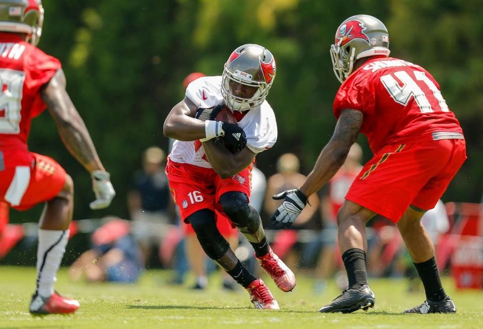 Buccaneers's tweet image. The best shots of the day!
#Bucs #NFLMiniCamp

🏈 📷s: bccn.rs/8Lf