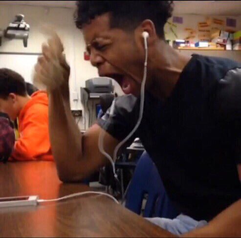 #LyricsThatHaveToBeShouted ANDDDDD IF I EVERRRRR FALL IN LOVE AGAAAINN I WILL BE SURE THAT THE LADY IS A FRIENNDDD