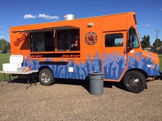 EPSFoundation's tweet photo. Thx Maanaw Seva Assoc 4 providing Kinder Family Nite @PrincetonEPSB Fun had by all! #foodtruck #yeg #fulldayk https://t.co/XidkFUh0Bo