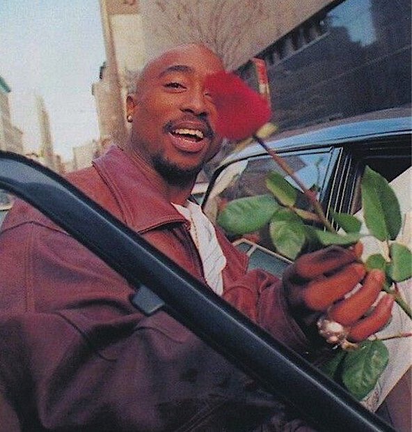 TupacShakurLC's tweet photo. Happy Birthday Tupac. You died too young with so much more to give the world🌹 https://t.co/IUs06UZJkX