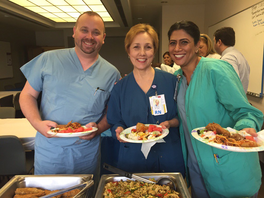 grtcvort's tweet photo. @nerdynursemsn #greatest team members#so happy to have them# @MelBurnsRN @rmh https://t.co/ZihObKpUhY