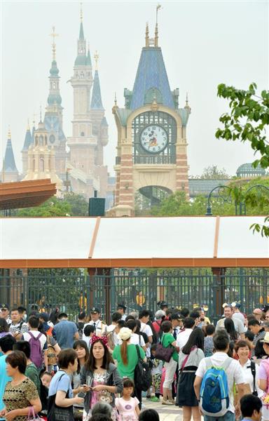 上海ディズニーで マナーが悪い 昔は日本も 上海ディズニーで マナーが悪い 昔は日本も