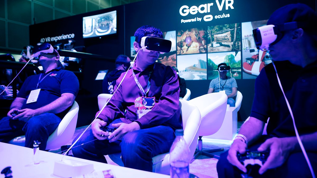 SamsungMobile's tweet photo. We dropped in on a new reality at #E32016 thanks to the #GearVR https://t.co/3a3yvd8mGi https://t.co/zV0CLUHbYG