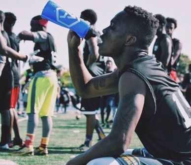 RowlandRIVALS's tweet photo. FREE: Four-star receiver lists UK among favorites https://t.co/HuY9bD6lXb https://t.co/ynrUzk9FBt