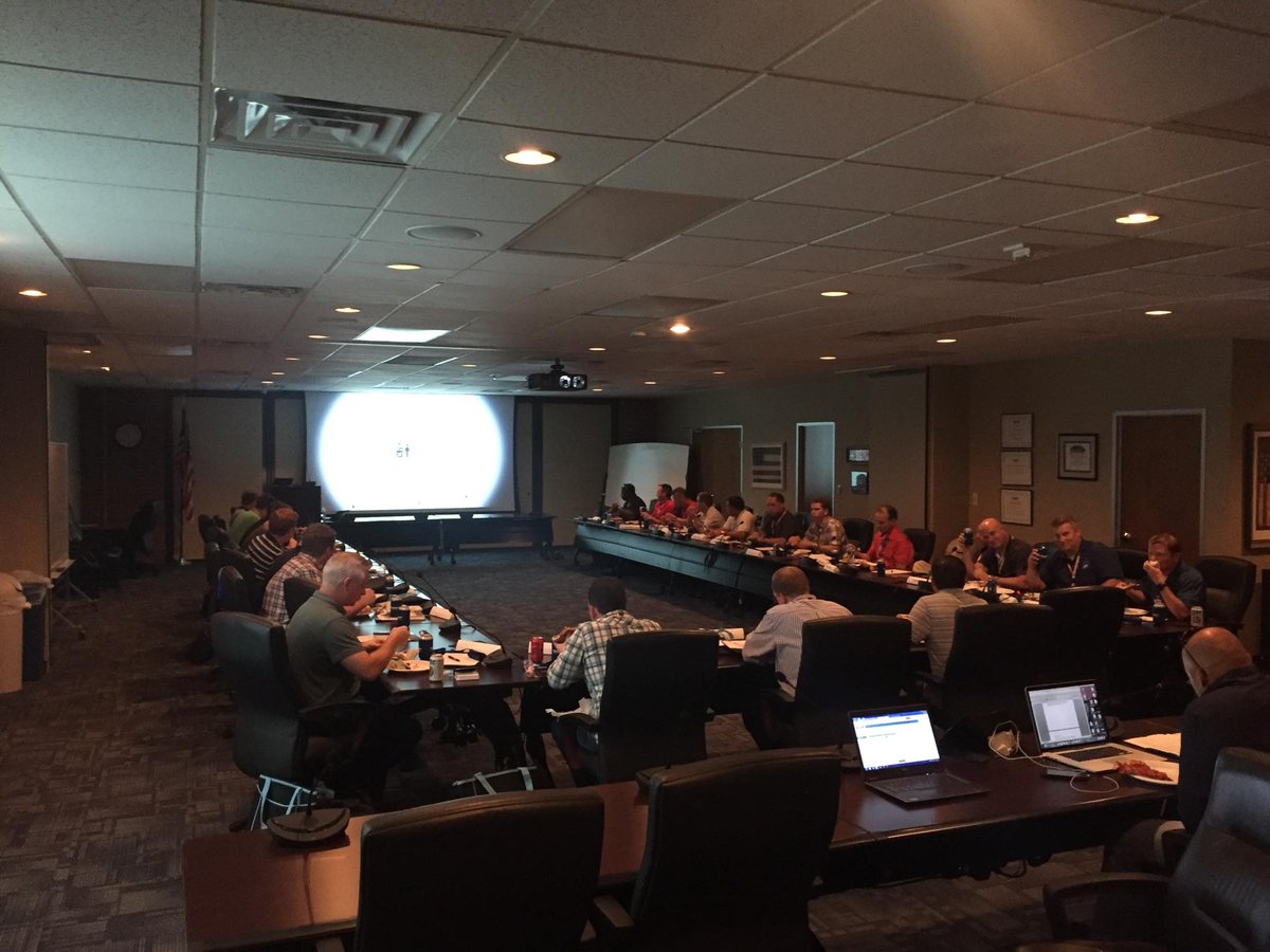 swapapilots's tweet photo. Tonight SWAPA welcomes our latest new hires. #SWAPAunity https://t.co/gE5GnDZ07H
