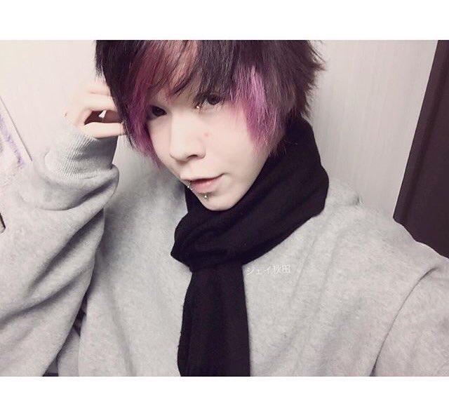 SatansProdigy_x's tweet photo. I need people to talk to✨💕🎀
         •Gimme attention•
 ☁️🌿Wanting spankings🌿☁️ https://t.co/GnnFJQSNGL