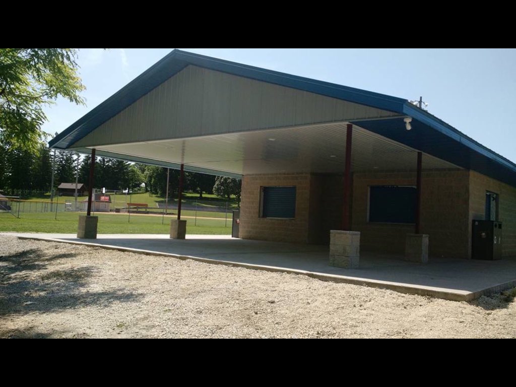 gmatzek's tweet image. .@620wtmj listeners: this is what YOU helped build @TreysField of Dreams. Concession stand/pavilion is open! Bravo!!