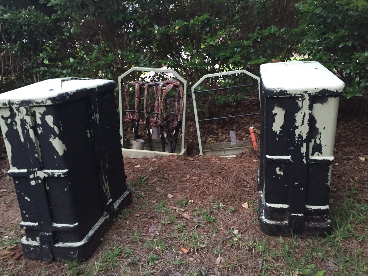 DaleHatchell's tweet photo. Left uncovered in Lexington Woodside Farms @TWC https://t.co/2RbYqfuC2X