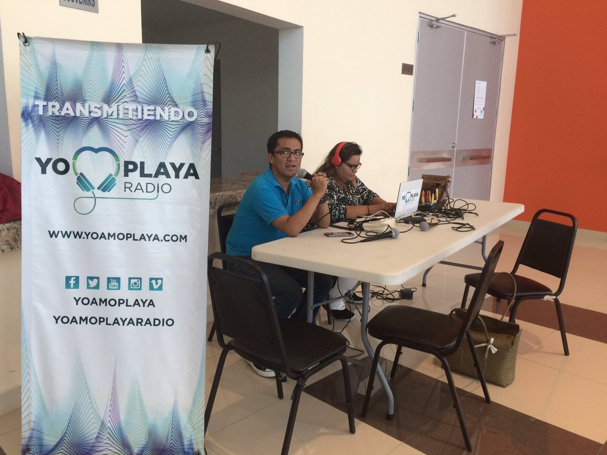 VERO_MIER's tweet photo. Ellos trabajando 🤗 trasmitiendo #YoAmoPlayaRadio @iGalletita @Tonninho_ desde #TeatroDeLaCiudad @YOAMOPLAYARADIO https://t.co/YffDJMqPhp