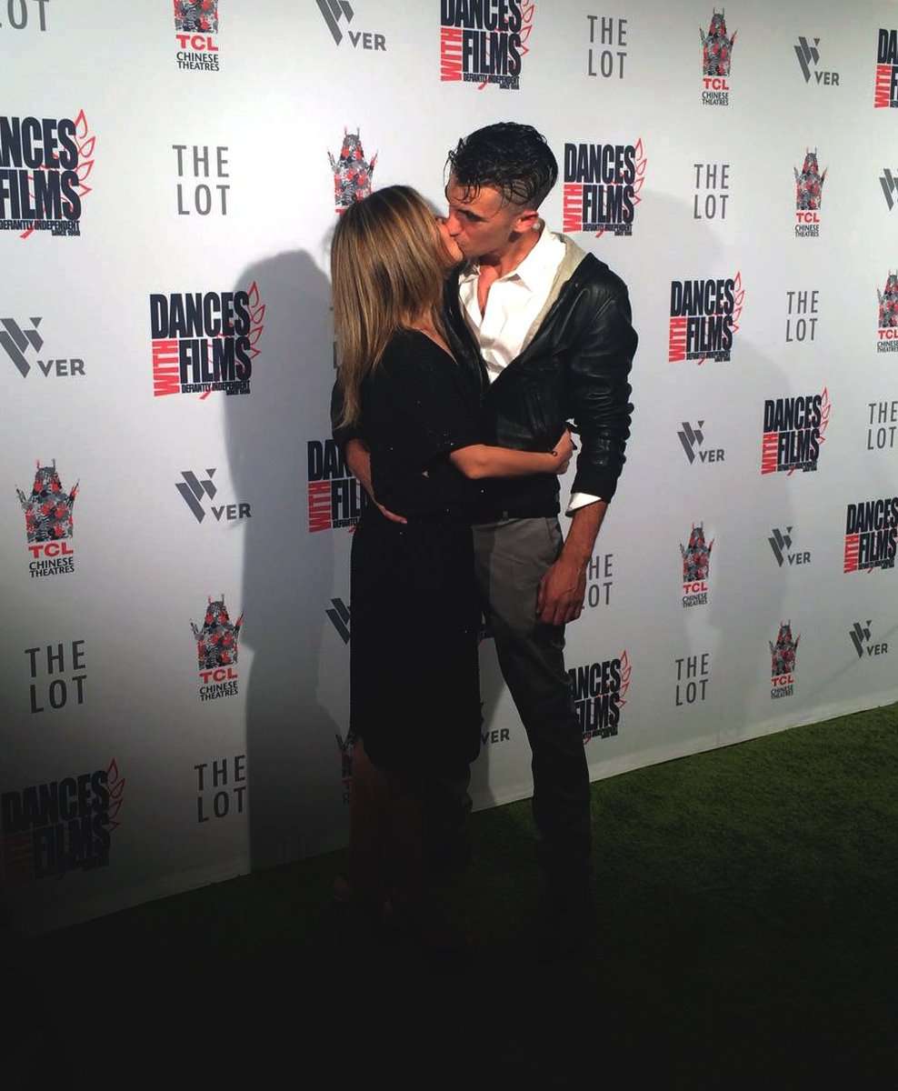 __BlasterCore__'s tweet photo. Dances With Kisses #dwf19 #greencarpet #blastercore @danceswithfilms @ChineseTheatres #losangeles #filmfestival https://t.co/UG0uMGZjCe