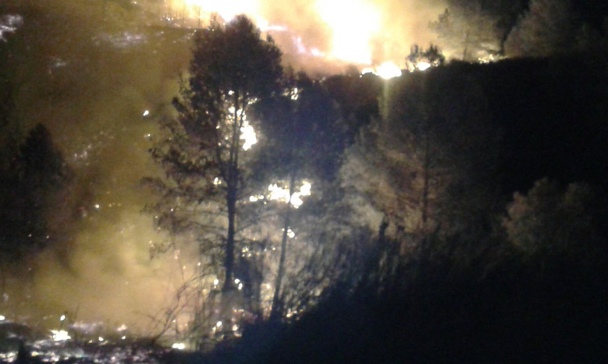 GVA112's tweet photo. Imatges #IFBolbaite intervenció dels Bombers Forestals de #BrigadesGV #Bétera, #FontdelaFiguera i #LaVallesa a Anna https://t.co/8GhmigX16z