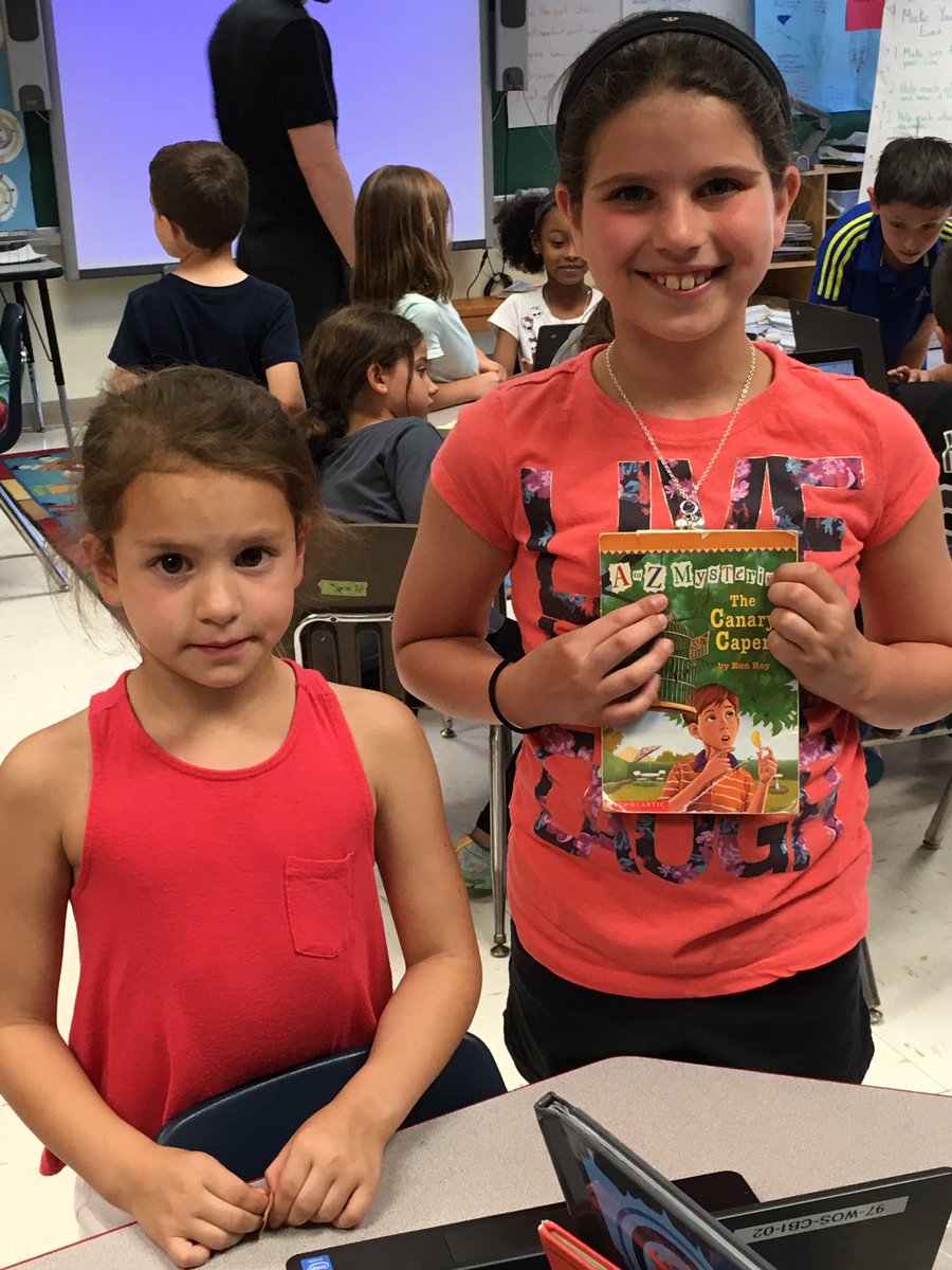 WOSnews's tweet image. Students teaching students about favorite series characters? Check. #mrspenoWOS #mrsgoldsteinWOS #TCRWP