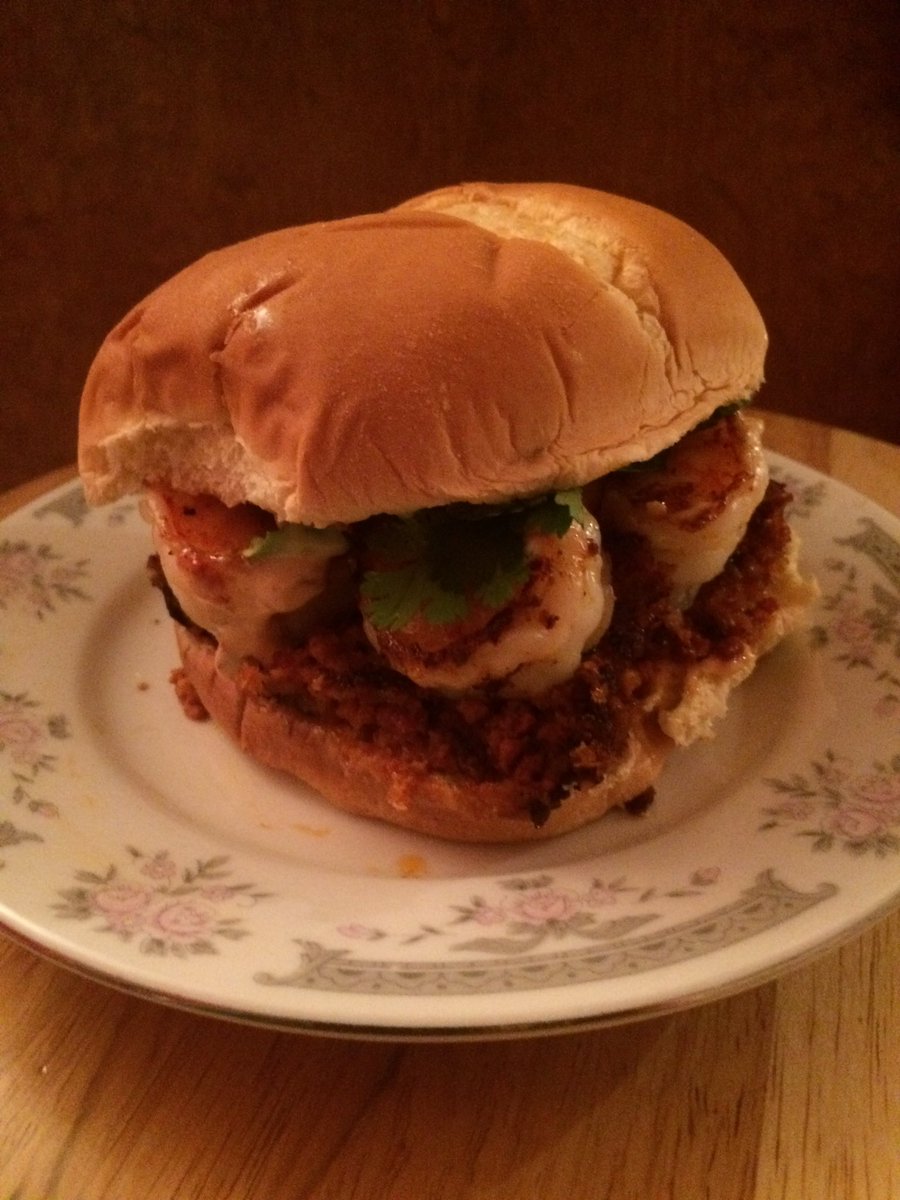 pastorarandall's tweet photo. Chorizo Burger with Grilled Shrimp, Cilantro and Chipotle Mayo on a Hawaiian Bun! #krimsonKook #foodie #klassicman https://t.co/IjjlUDP9Z3