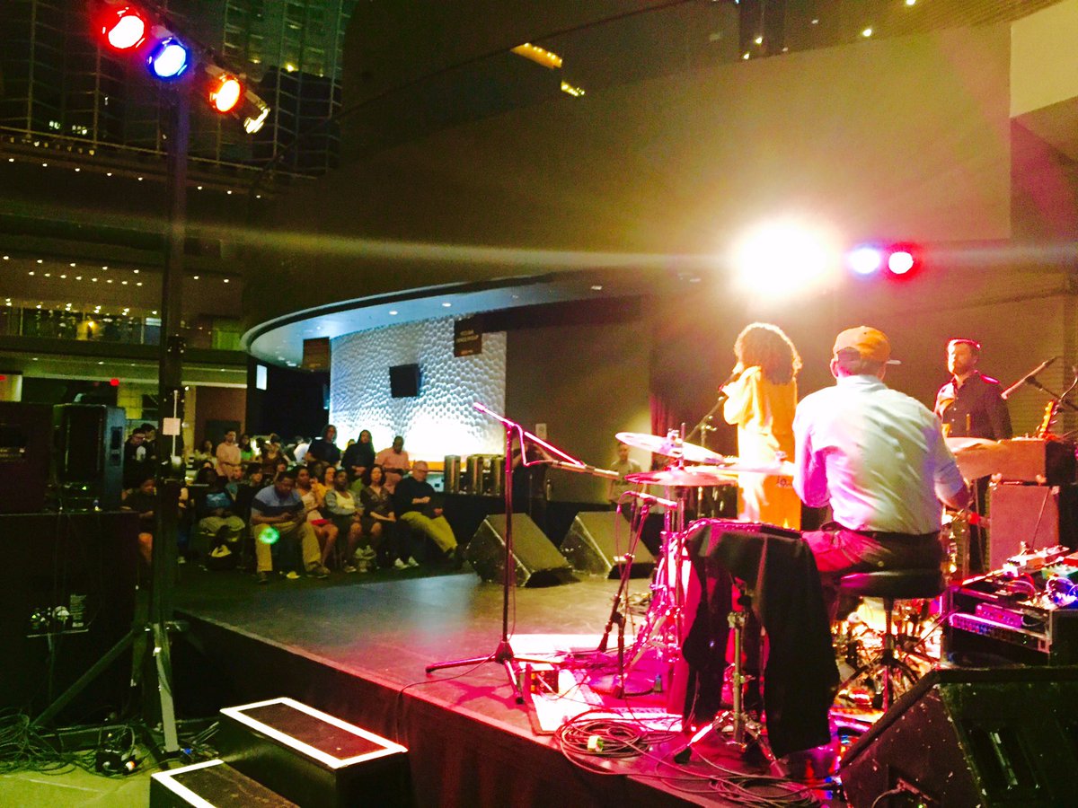 phia817's tweet photo. #sittin #free tonight is so good! https://t.co/K3cR60V5S5