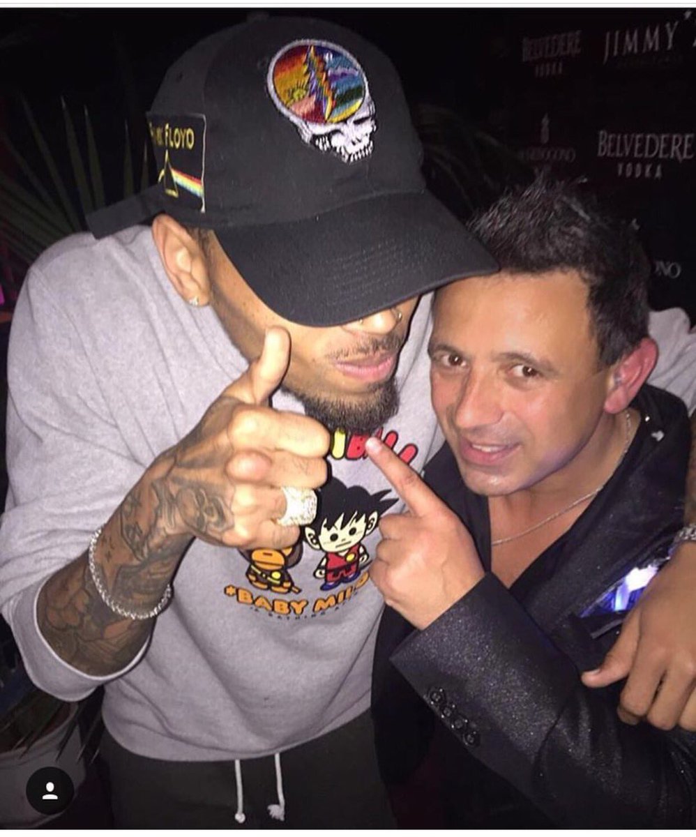 repcode_Lugo50's tweet image. ALL BLACK #rockhardvintage #triplepatch #PinkFloyd #ACDC #kiss #Nirvana #Metallica @chrisbrown USE MY CODE Lugo50