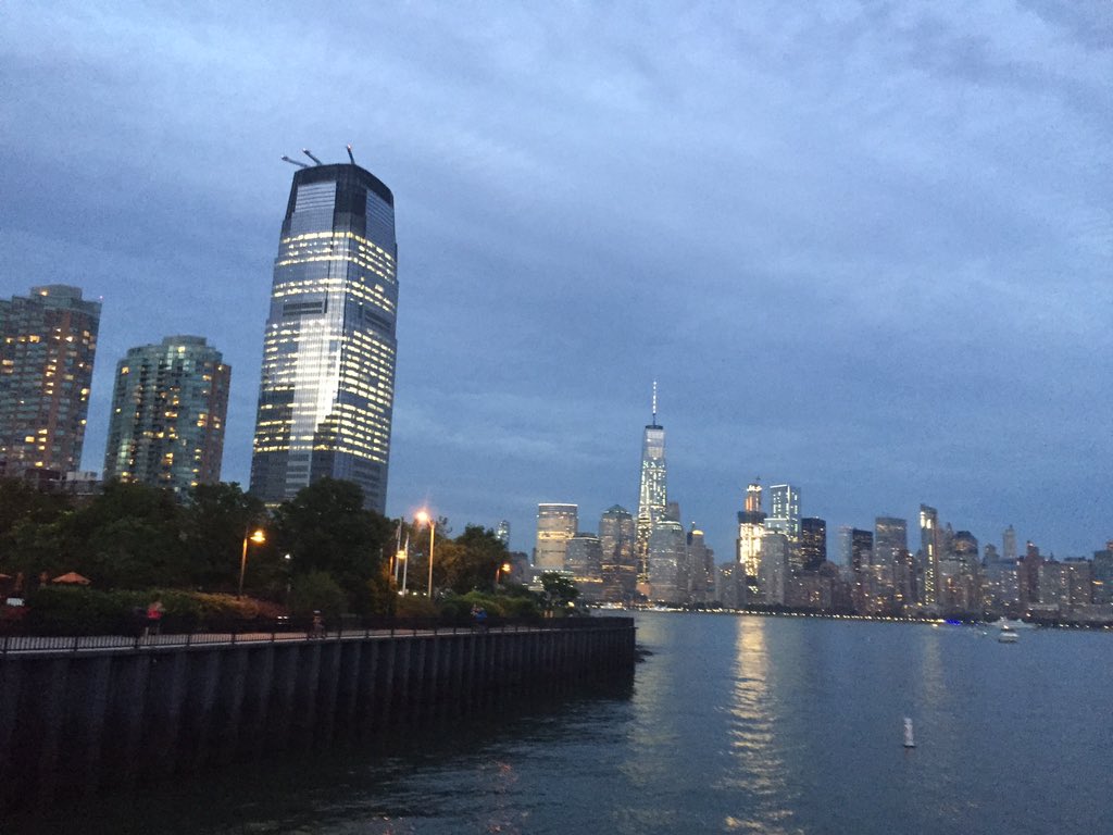 NavasMuoz1's tweet photo. New York al atardecer. https://t.co/Nr55dzNtX1