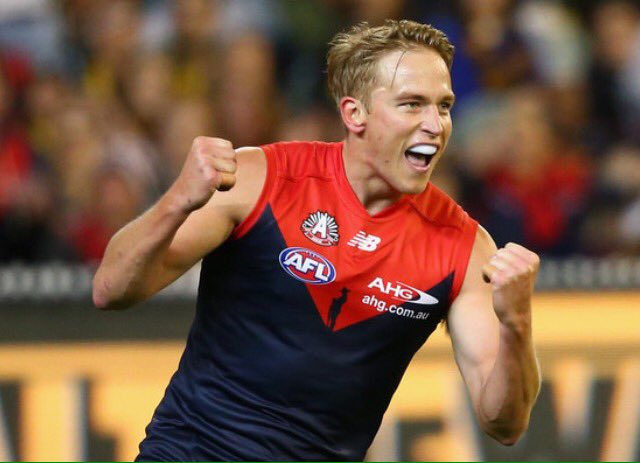 SuperCoachPaige's tweet photo. After a monster Queen's Birthday game, @bvince23 in this week's #UniqueOfTheWeek.
https://t.co/Wu5HHIjeFA https://t.co/IJC2dOrahI