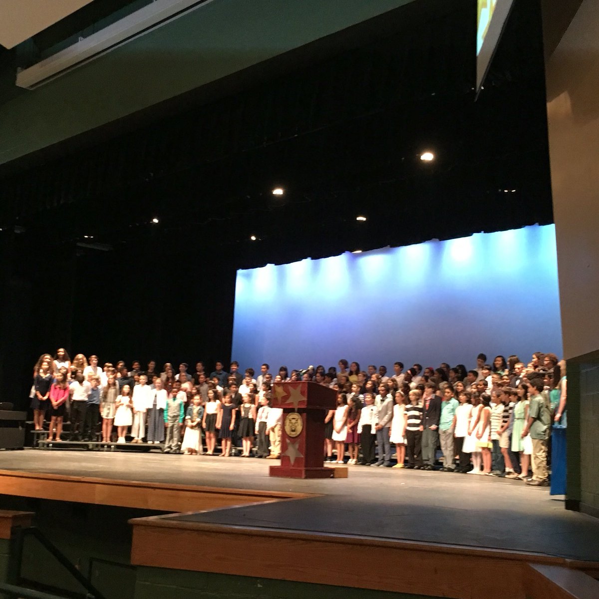 TQStarSLP's tweet photo. Look at all these #TQStars! Congratulations to an amazing fifth grade class! https://t.co/fd9qghKWrA