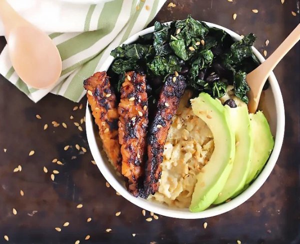 Savory Oatmeal Tempeh 'Bacon'
 
 sweetervegan.com/recipes/vegan-… #vegan