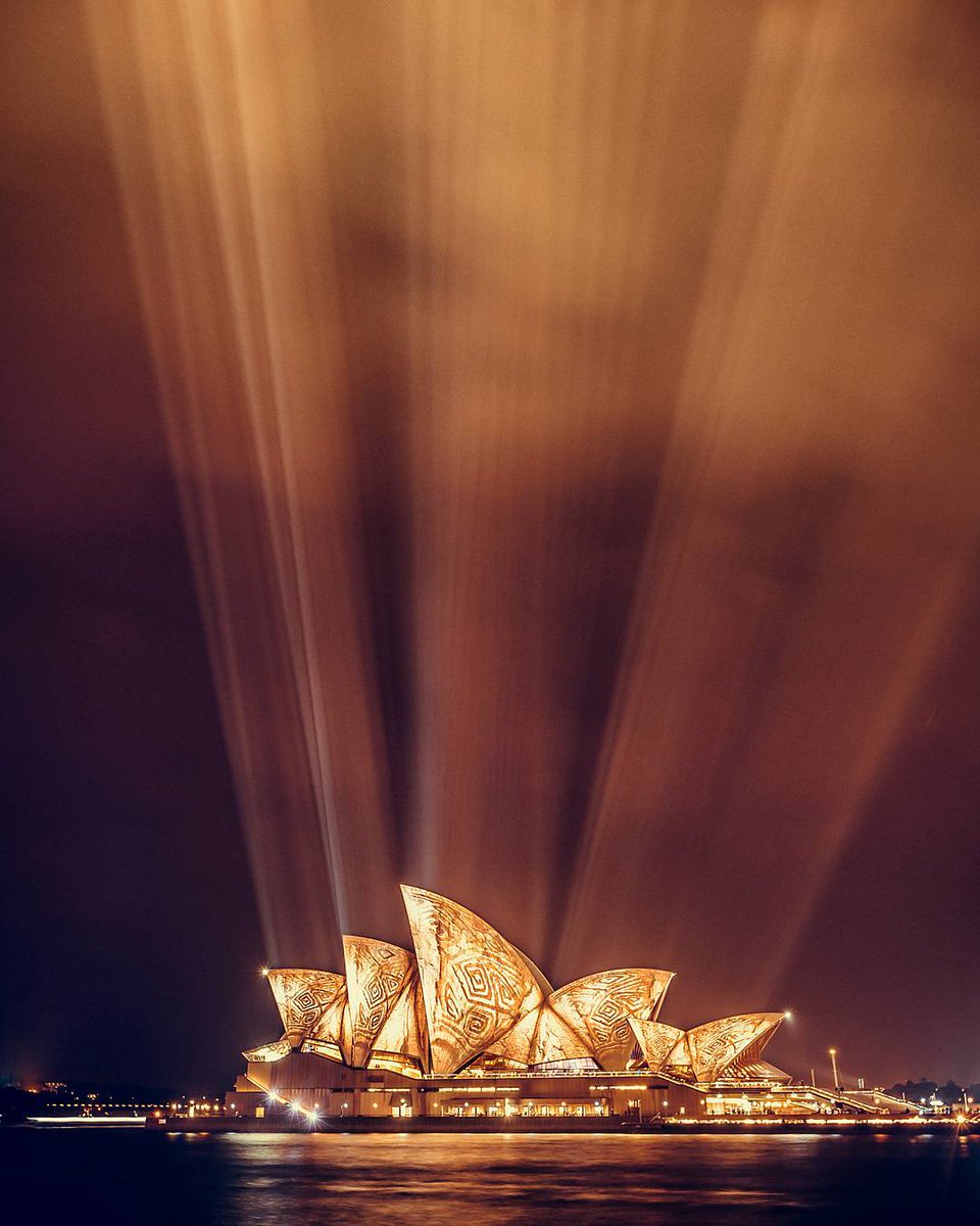 sydney_sider's tweet photo. IG of the Day: Sydney knows how to show off during #VividSydney. Ends June 18. #ilovesydney 📷  theinkedshooter (IG) https://t.co/ijNTt96hjE