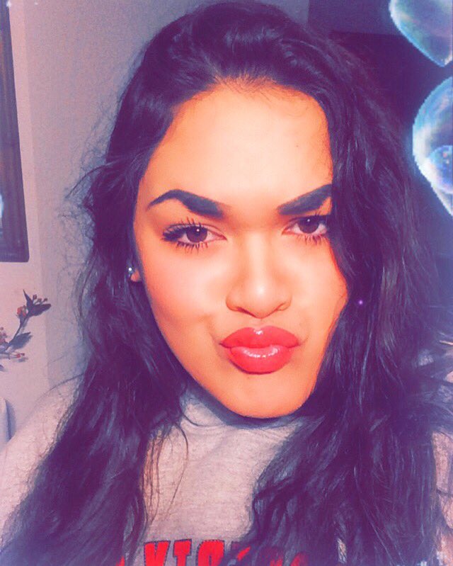 tina_kilisi's tweet photo. #polygirlsbreaktheinternet ? Lemme be ugly right quick lol #hafekasi https://t.co/z2tAup5fTM