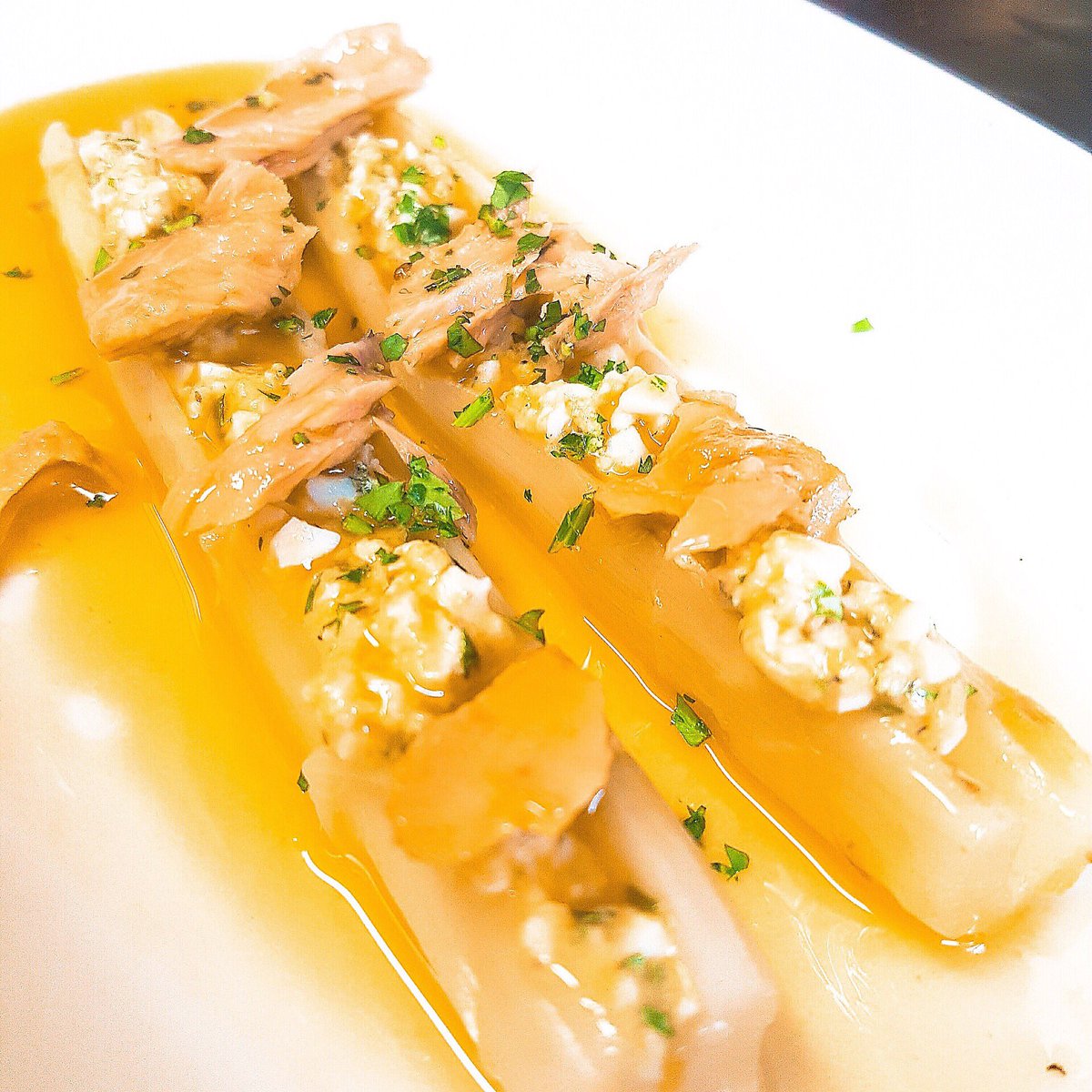 Espárragos blancos mimosa, vinagreta y ventresca de atún #theparmentiersdespachogastronomico