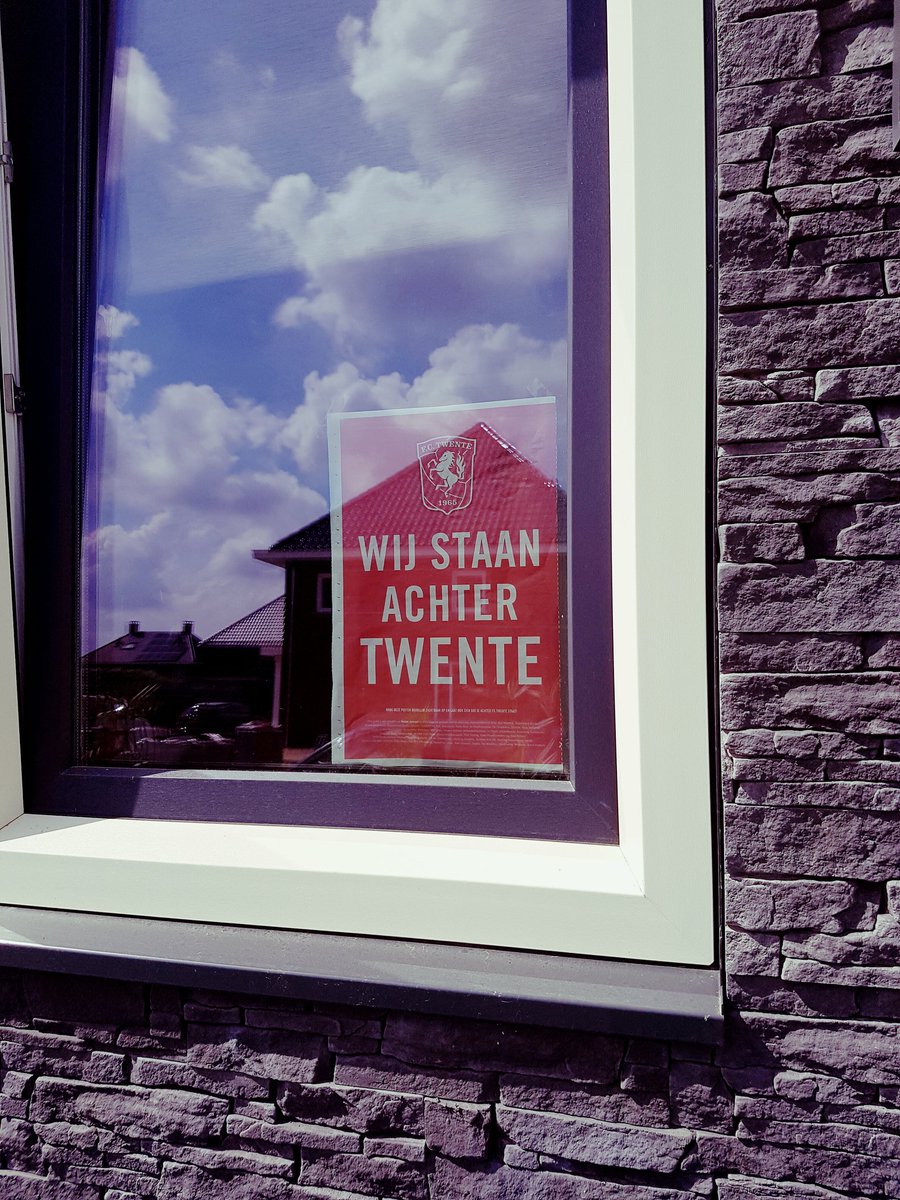 Bij ons hangt hij! Bij jullie ook? Wij staan achter Twente! #Twentemagnietkapot
