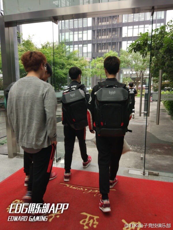 EDward Gaming tweet media