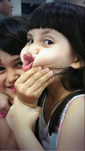 @ShandySkornicki aduhhh itu pipi udh mbem + mbem deh <a href="/shelly_richelle/">Richelle Wright (Shelly)</a> -,-