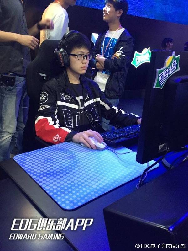 EDward Gaming tweet media