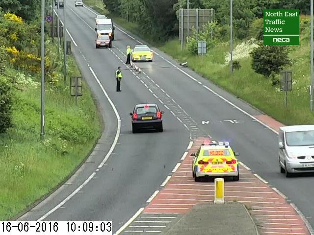 NELiveTraffic's tweet photo. Officers still directing traffic on the #A695 Crawcrook bypass. https://t.co/E9ENNhhJGq