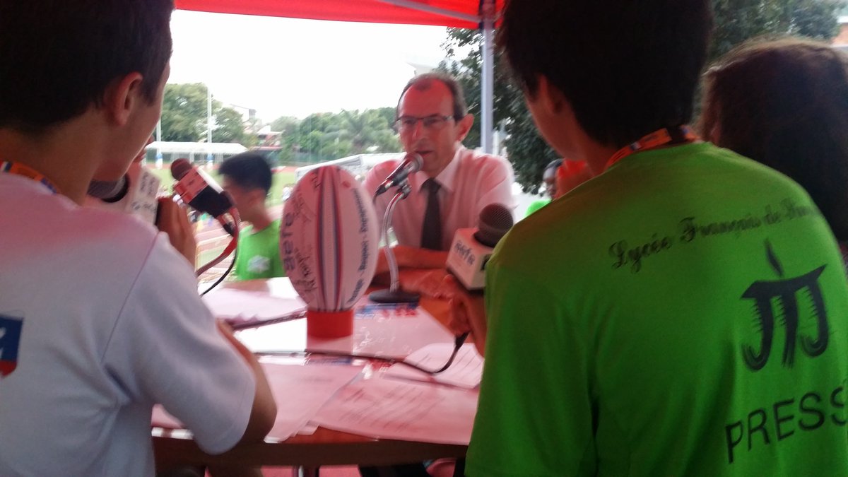 ThomasRouchie's tweet photo. @CfBouchard directeur de @aefeinfo répond aux questions des Web reporters @JIJ_Singapour @unss https://t.co/UC29icCZBd