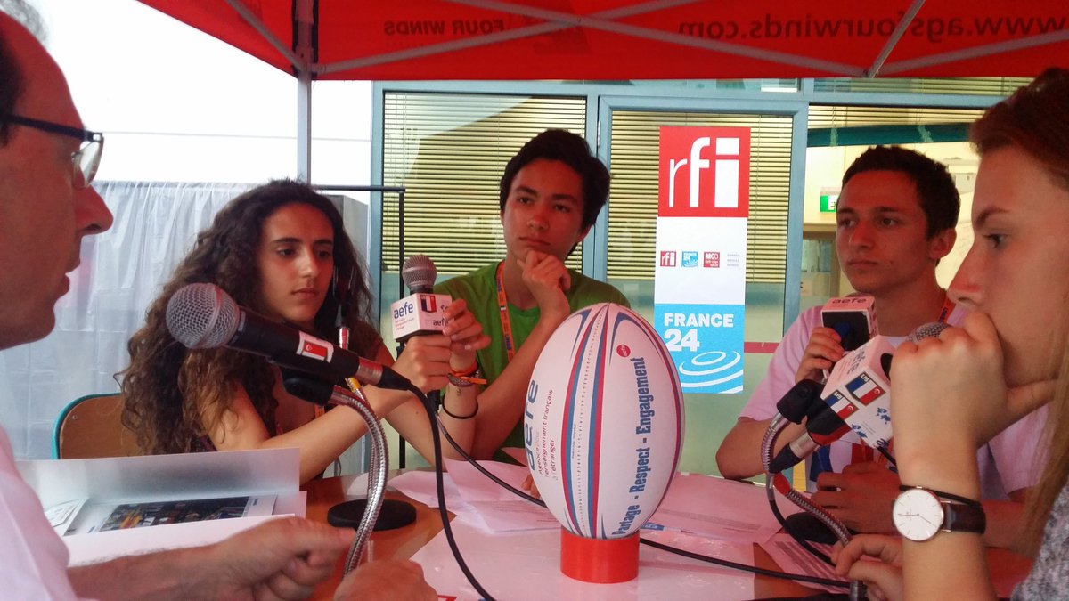ThomasRouchie's tweet photo. @lpetrynka directeur de @unss 1er invité de la Web radio @aefeinfo pour les @JIJ_Singapour @RFI https://t.co/Q8rLxDggbh
