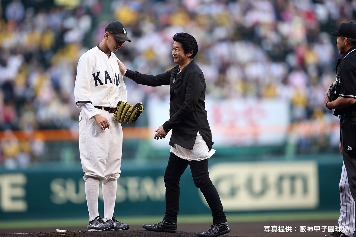 KANO1931's tweet photo. 阪神甲子園球場から始球式のオフィシャル写真が届きました。 #kano1931 https://t.co/uVnA6Bsxac