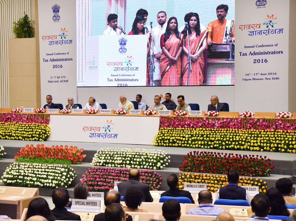 FinMinIndia's tweet photo. PM @narendramodi FM @arunjaitley &amp; MoS,Fin @jayantsinha along with officials of CBDT &amp; CBEC at Rajaswa Gyansangam. https://t.co/vwxLFXvcdi