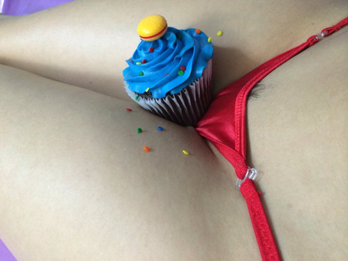 Fur burger https://t.co/ARVizOvdFK<a href="/tag/asswednesday"class="tags"><span>#asswednesday</span></a>